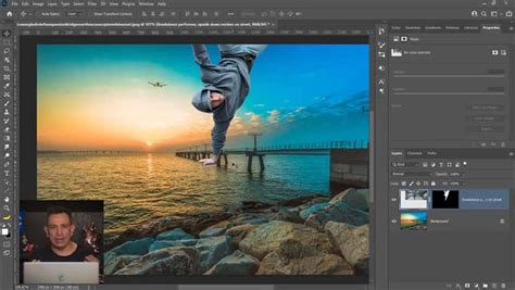 動画と写真のダウンロード .